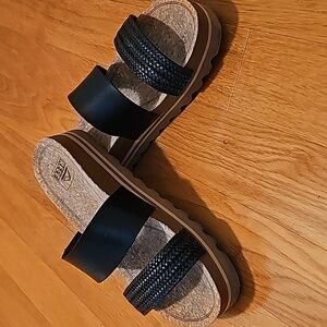 REEF strappy sandals, VERY gently worn. Great condition!!